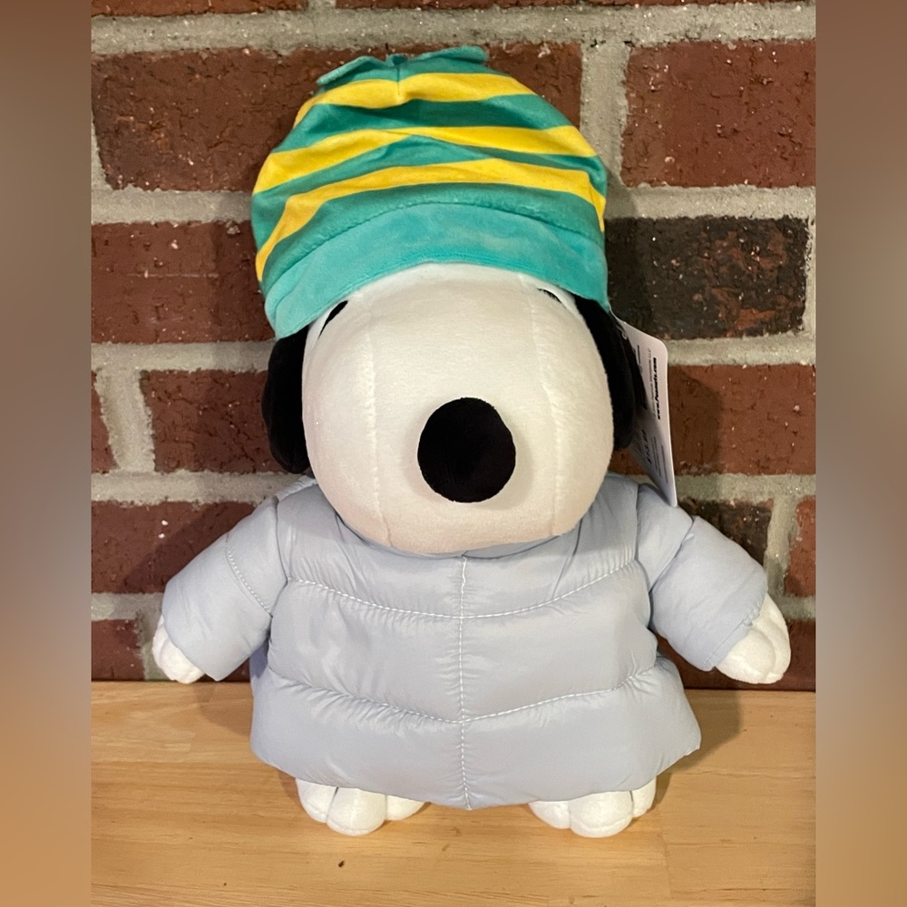 New with tags- 2023 Peanuts Snoopy Puffer Jacket - TikTok famous